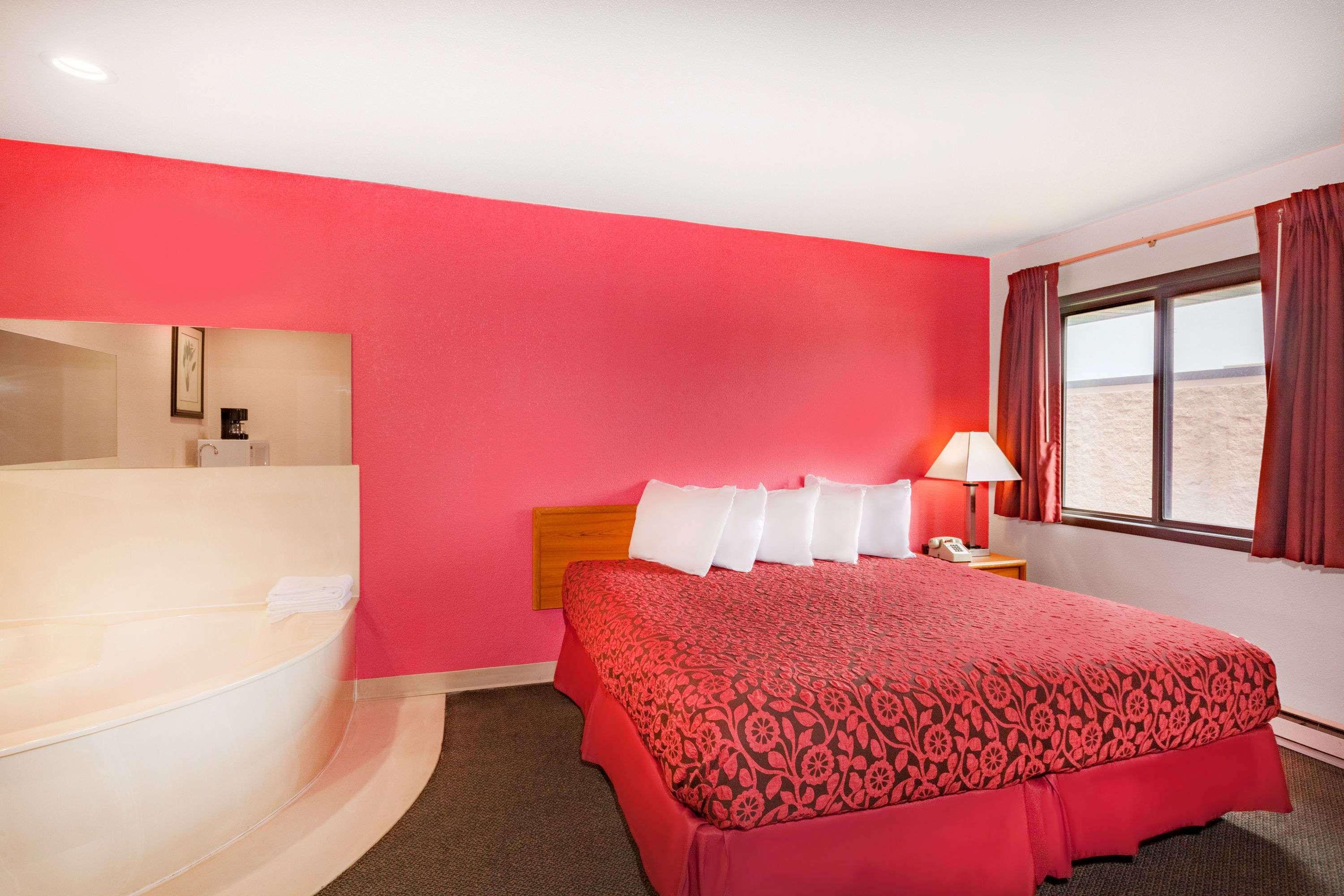 Days Inn By Wyndham Mason City Exteriör bild