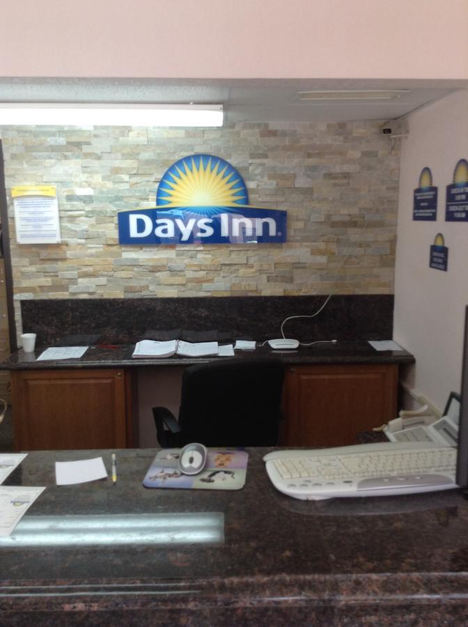 Days Inn By Wyndham Mason City Exteriör bild