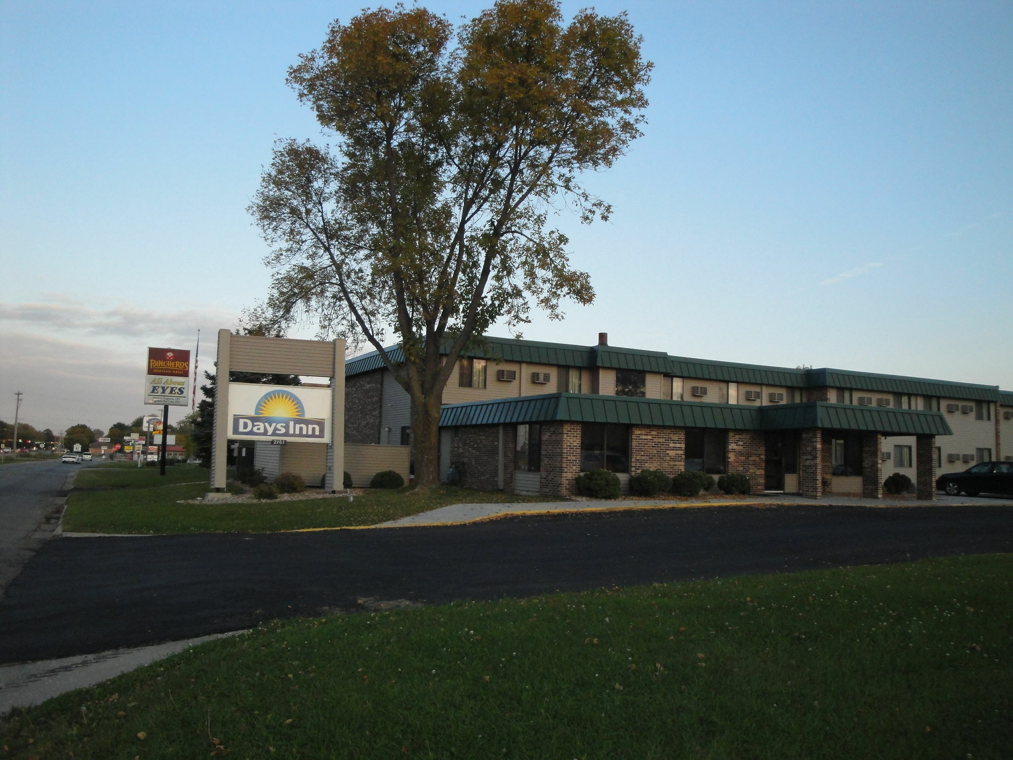 Days Inn By Wyndham Mason City Exteriör bild