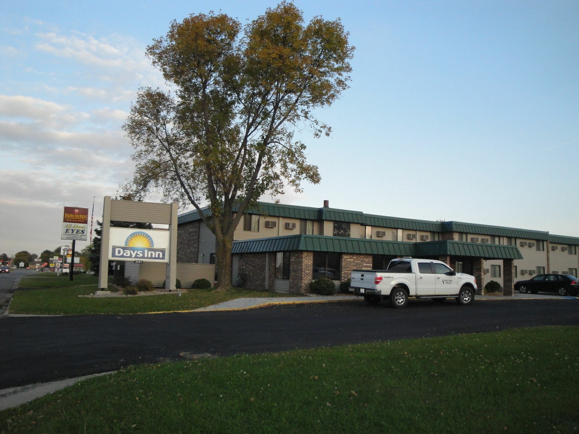 Days Inn By Wyndham Mason City Exteriör bild